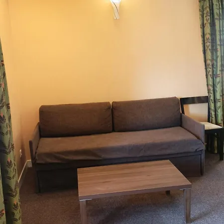 Apartment Duplex Au Chateau Des Magnans, - 8 Pers, 80 M², Balcon, Piscine Et Sauna - Fr-1-165b-25 Jausiers